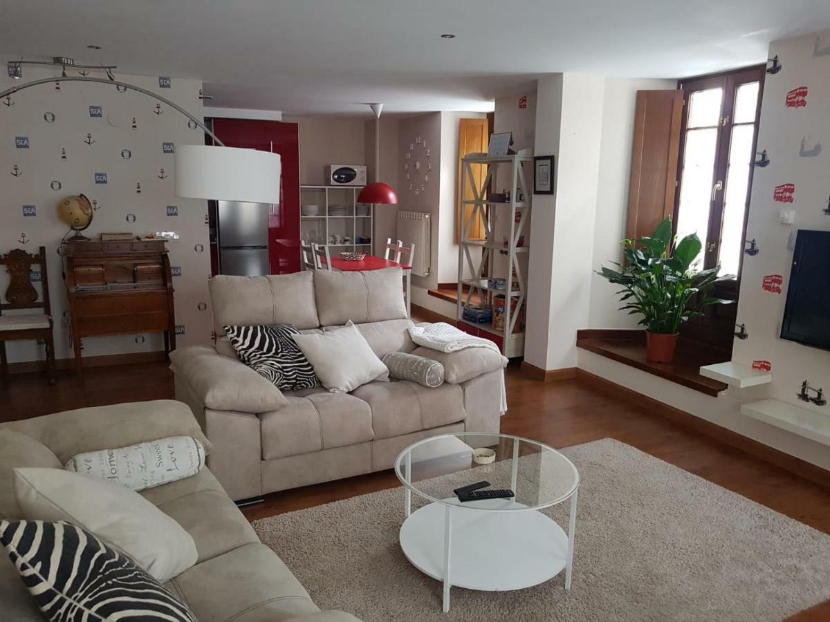 Apartamento Cine Colon Ribadeo Eksteriør bilde